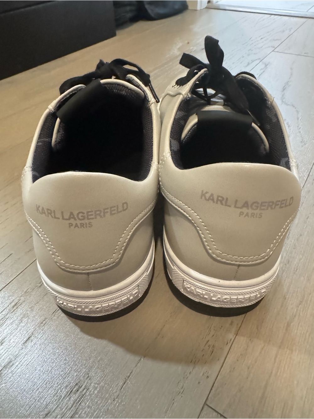 Karl Lagerfeld White Leather Sneakers with Black Laces - Picture 3 of 4
